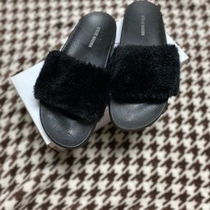 Steve Madden soften slide